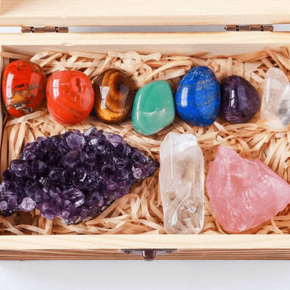 Crystal Box - Set of 7 Chakra Stones, Rose Quartz & Amethyst Cluster