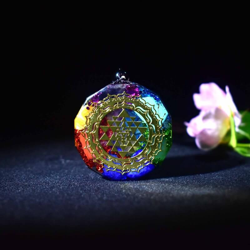 Chakra Orgonite 項鍊 - 平衡 Orgone 能量和 EMF 保護冥想首飾